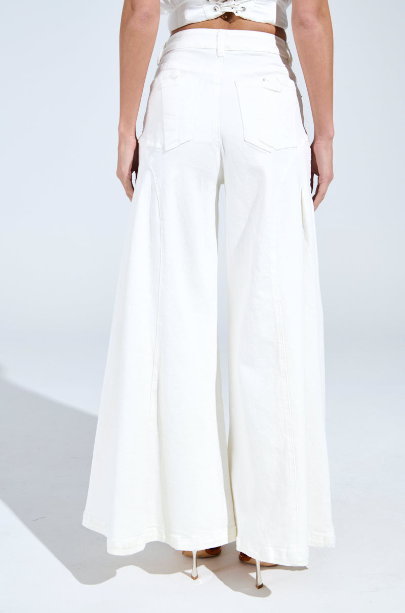 TRENDY AND COOL WHITE WIDE LEG DENIM PANT
