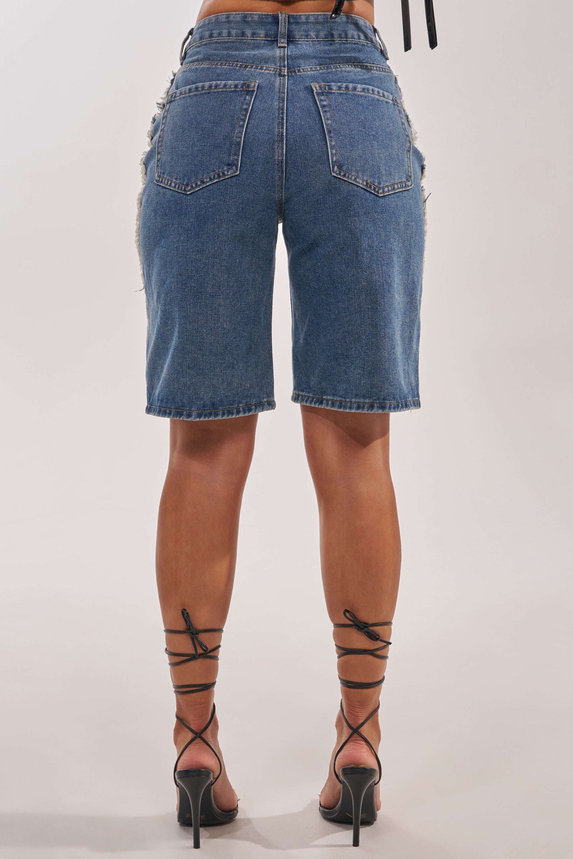 TAYLOR DENIM BERMUDA WITH GROMMET