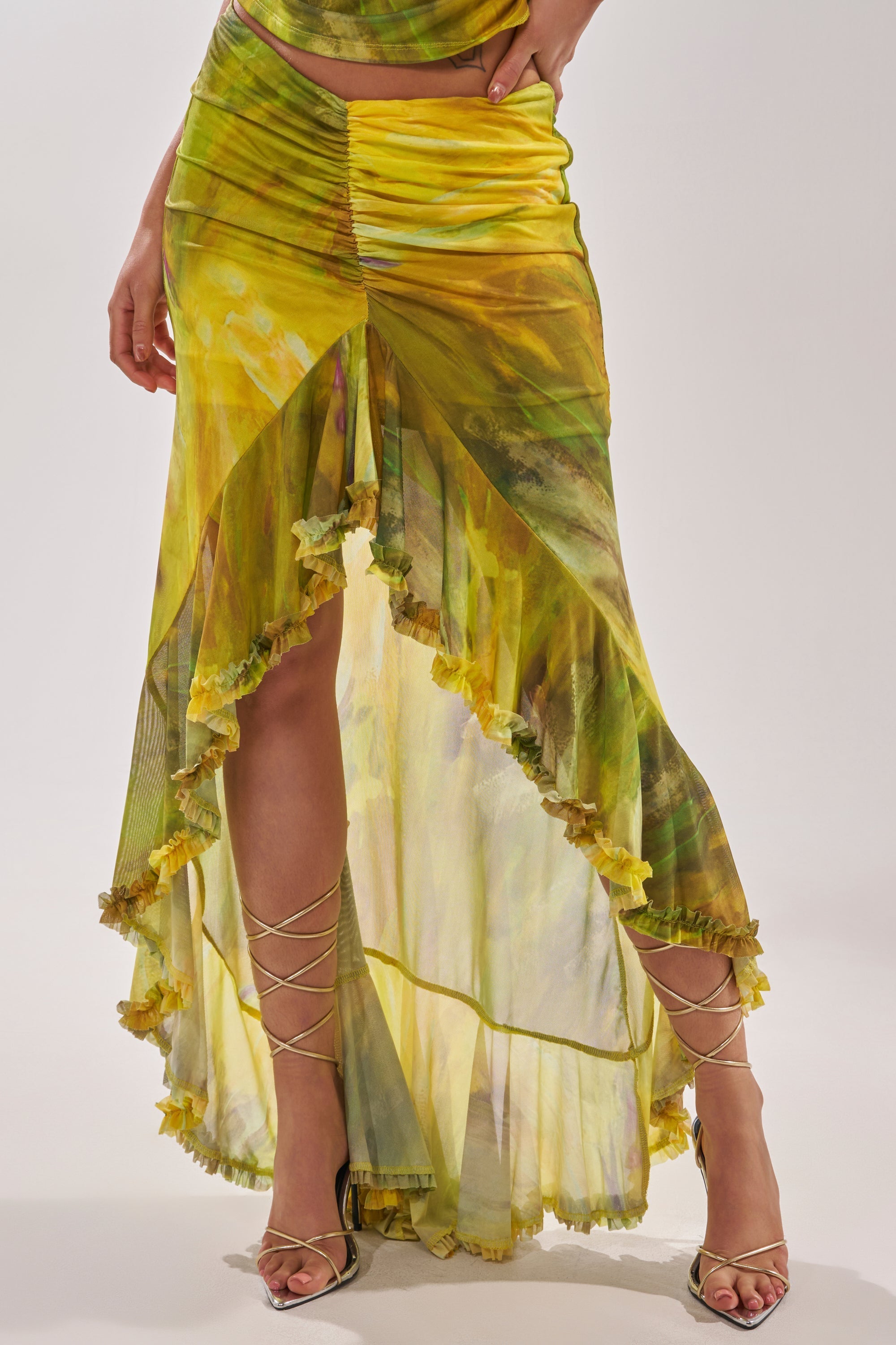 TELL ME MORE HIGH LOW SKIRT IN YELLOW