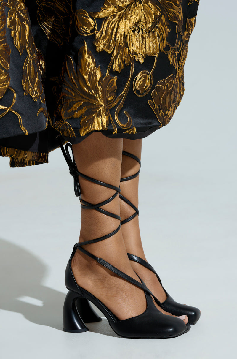 AZALEA WANG BUIKY BLACK PUMP