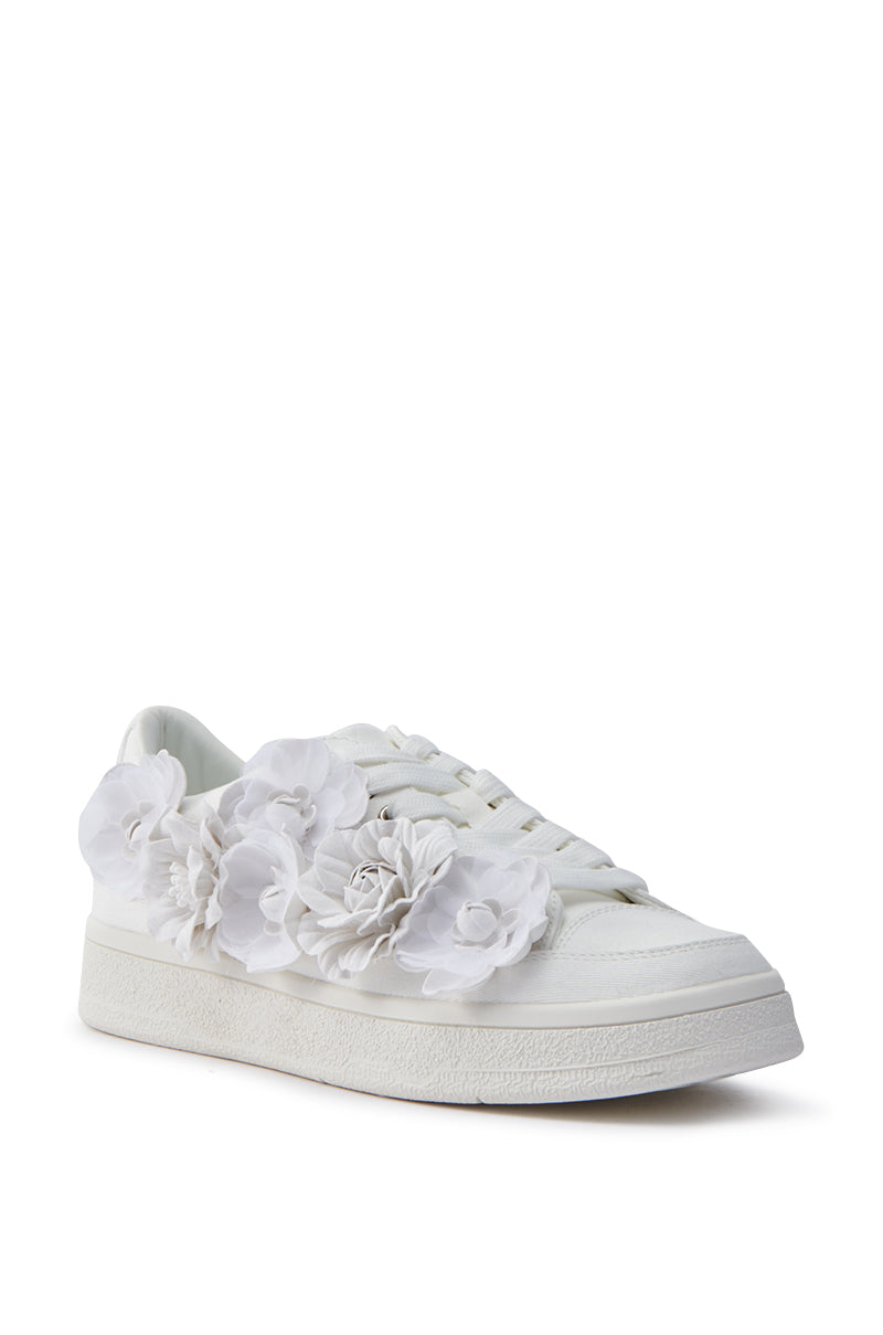 AZALEA WANG CARNATION WHITE FLAT SNEAKER