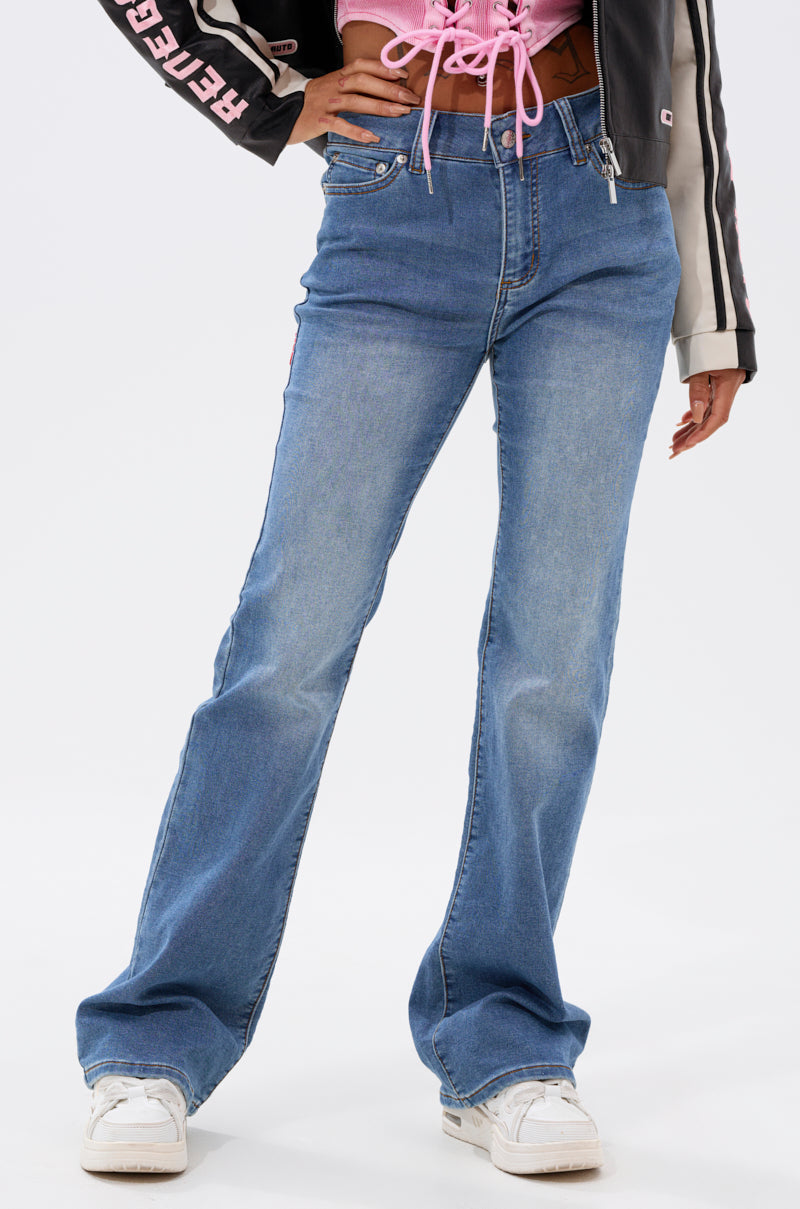 PATCH ME IF YOU CAN POCKET DETAIL JEANS