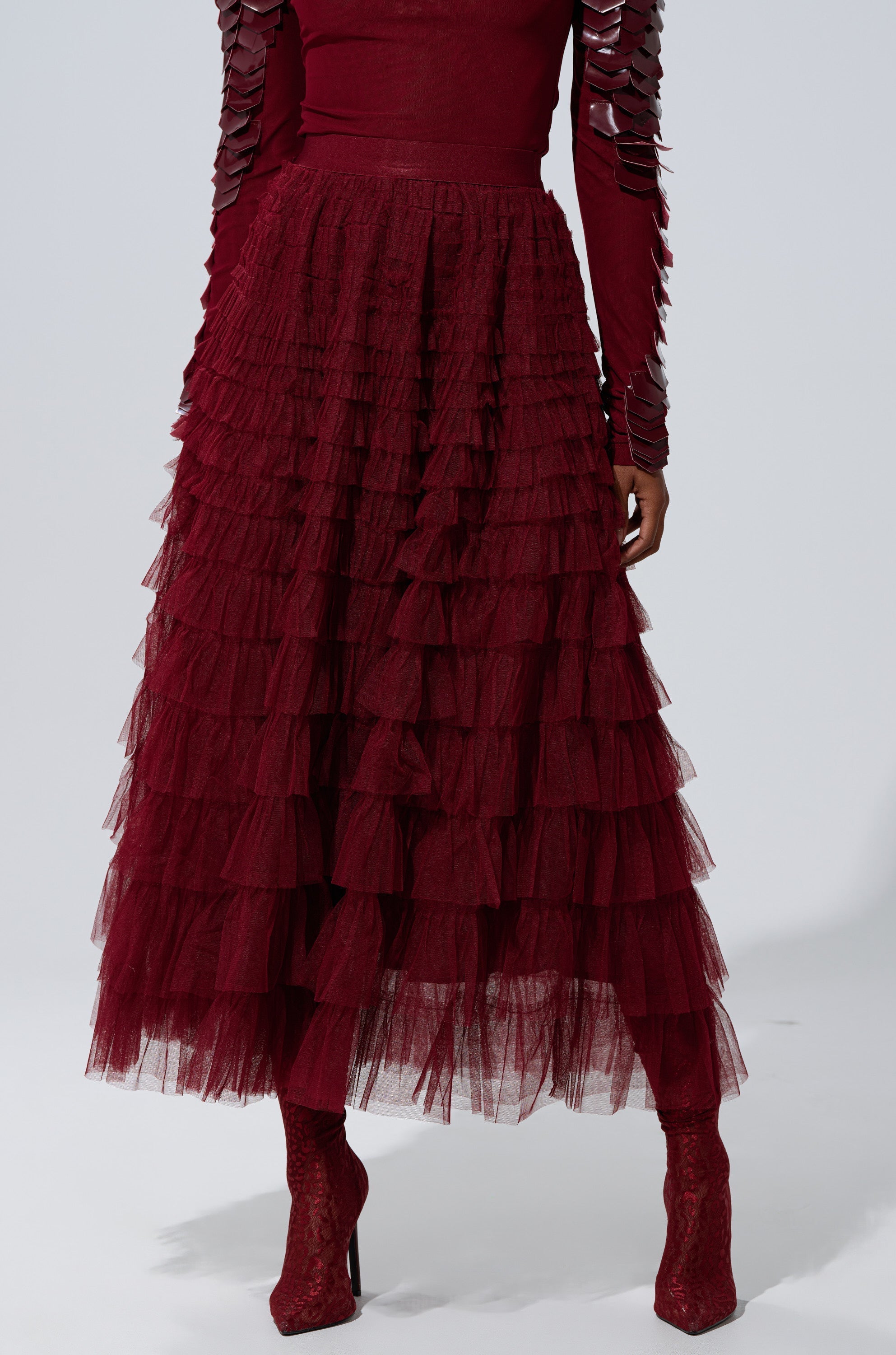 STARS ALIGNED MESH RUFFLE MAXI SKIRT IN BURGUNDY
