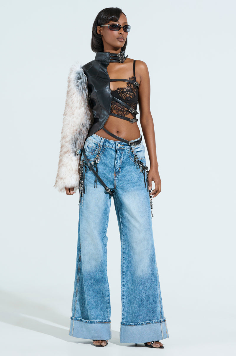 ZIP ZIP ZIPPER CHARM JEANS