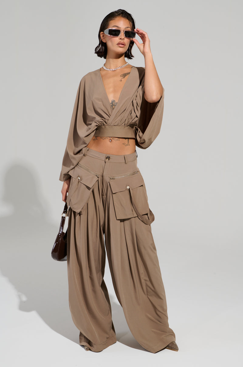 TALK ABOUT ME TROUSER IN BROWN