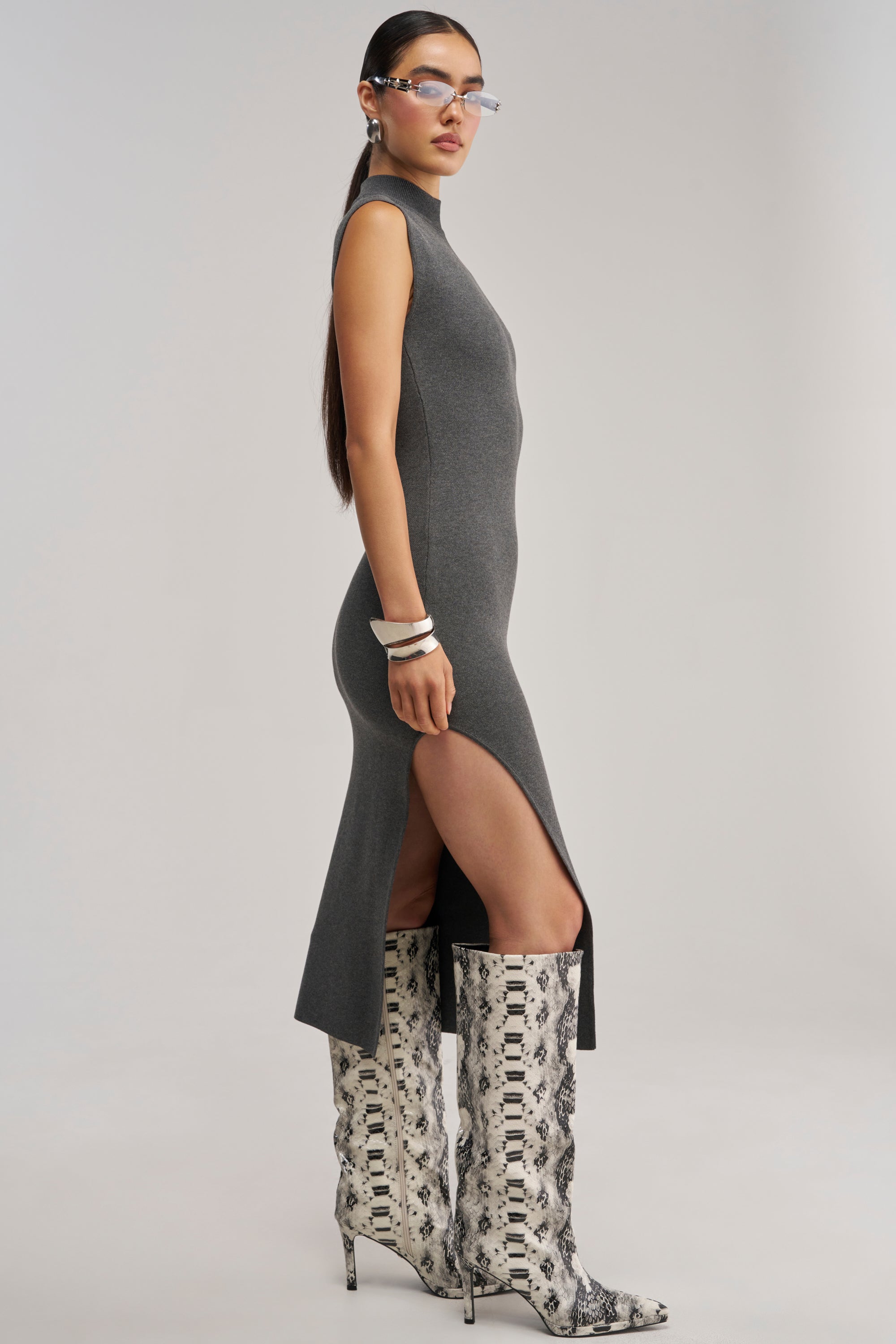 MEET THE PARENTS SLEEVELESS KNIT SWEATER DRESS