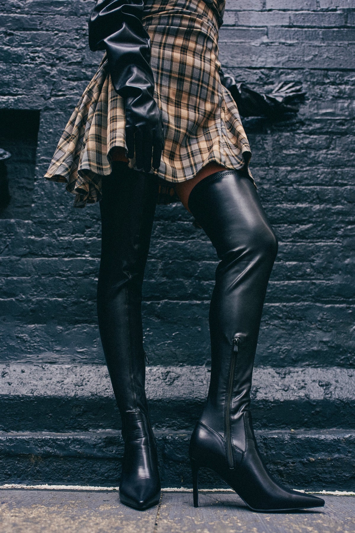 AZALEA WANG PINUP BLACK STILETTO BOOT