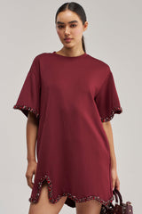 COOL GIRL EMBELLISHED TEE SHIRT DRESS IN BURGUNDY