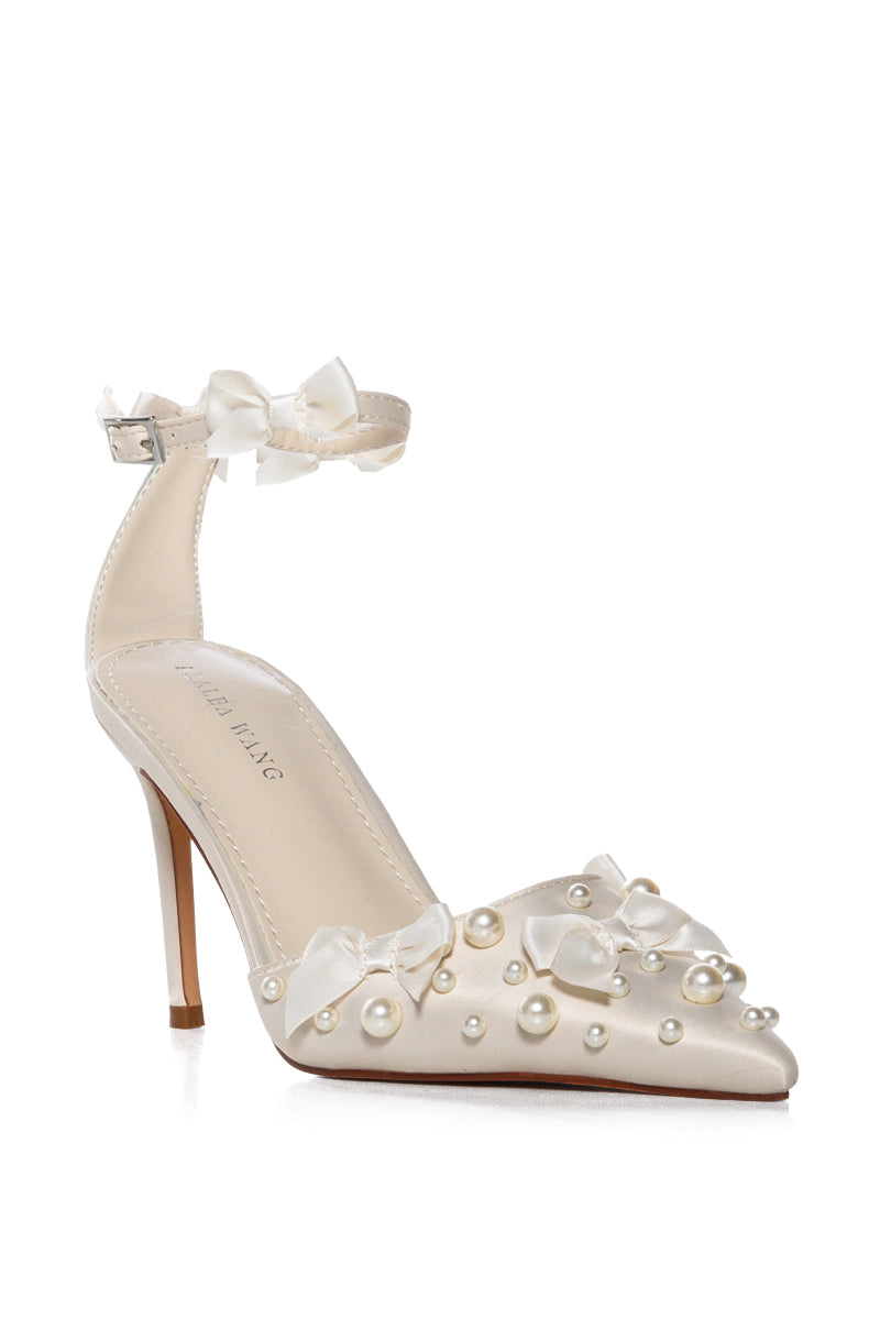 AZALEA WANG ADELIA CREAM BOW EMBELLISHED PUMP