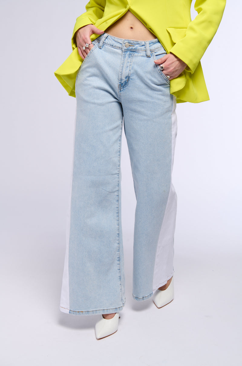 IN AND OUT MID RISE WIDE LEG JEANS