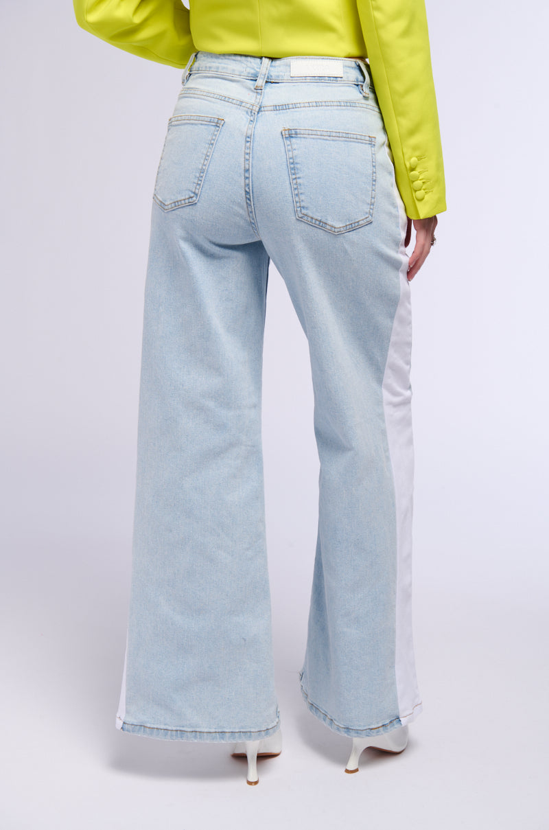 IN AND OUT MID RISE WIDE LEG JEANS