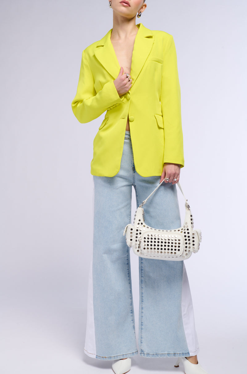 IN AND OUT MID RISE WIDE LEG JEANS