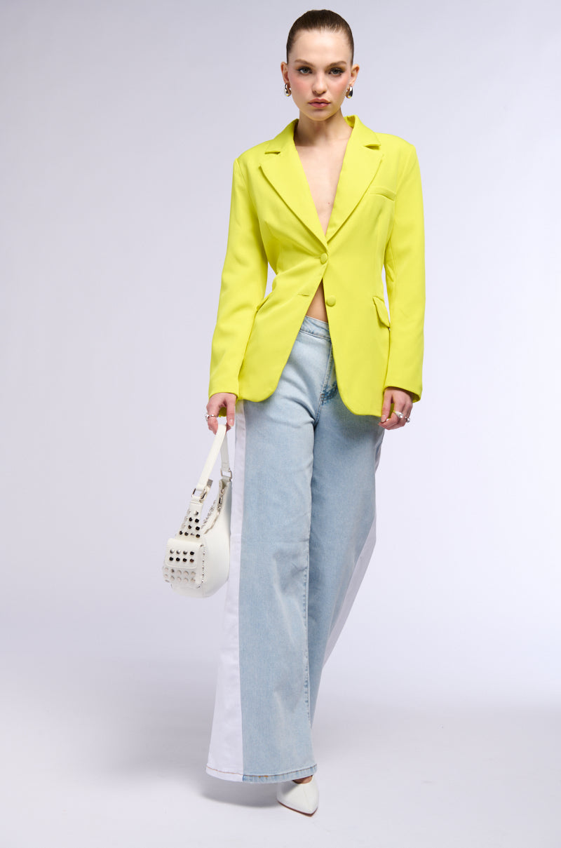 IN AND OUT MID RISE WIDE LEG JEANS