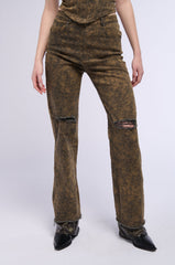 OVER IT WIDE LEG DISTRESSED JEANS