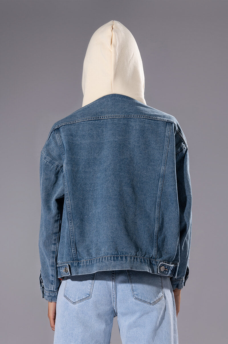 WORLD TRAVELER DENIM DETAIL SWEATER