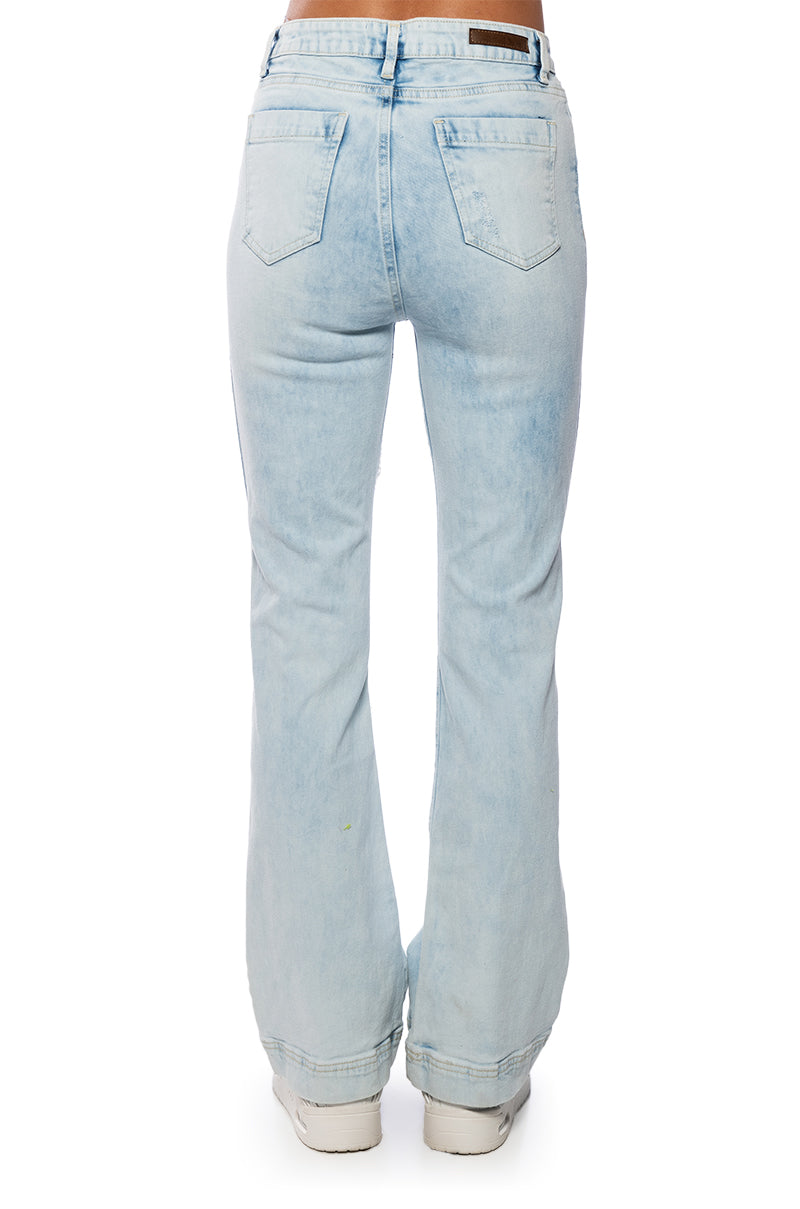 YOUR NEW FAVORITE RELAXED FIT JEANS